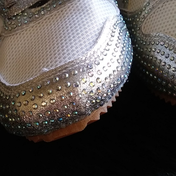 Sneakers - Picture 3 of 3